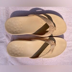 Vionic HighTide sandals